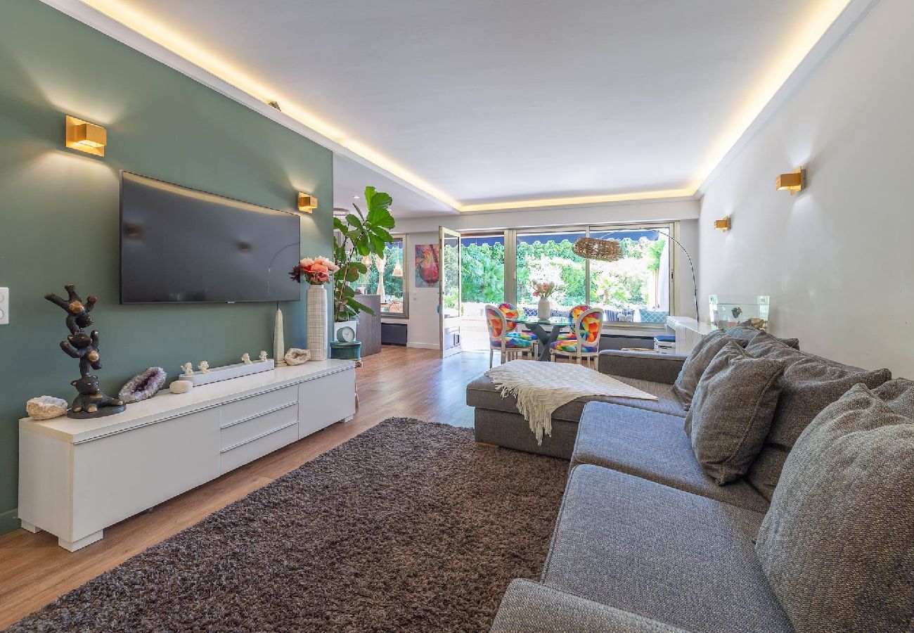Residence in Saint-Jean-Cap-Ferrat - Tina