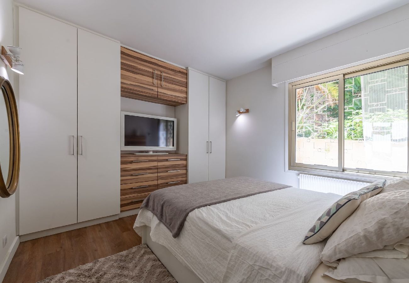 Residence in Saint-Jean-Cap-Ferrat - Tina