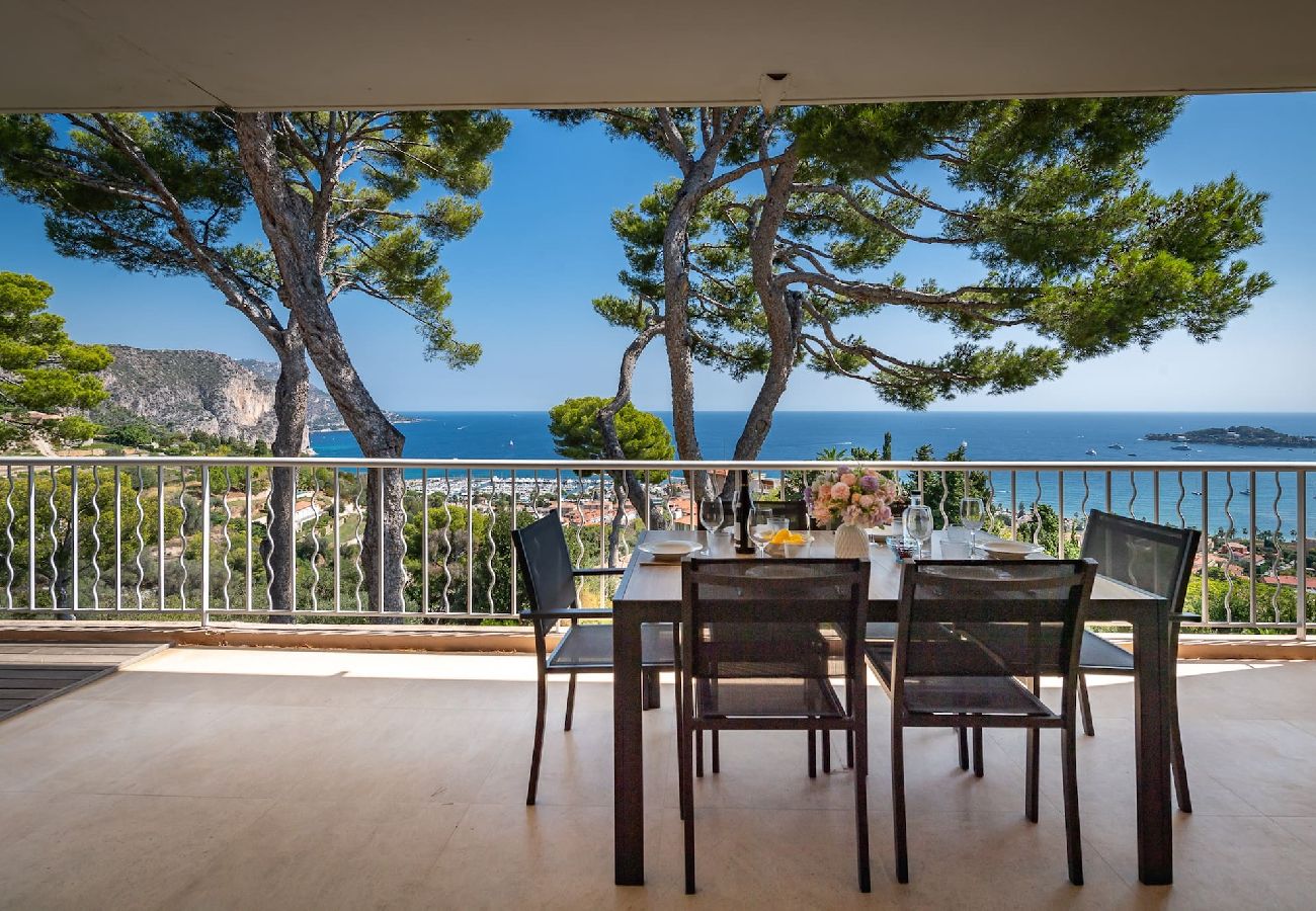 Appartement à Villefranche-sur-Mer - Roman